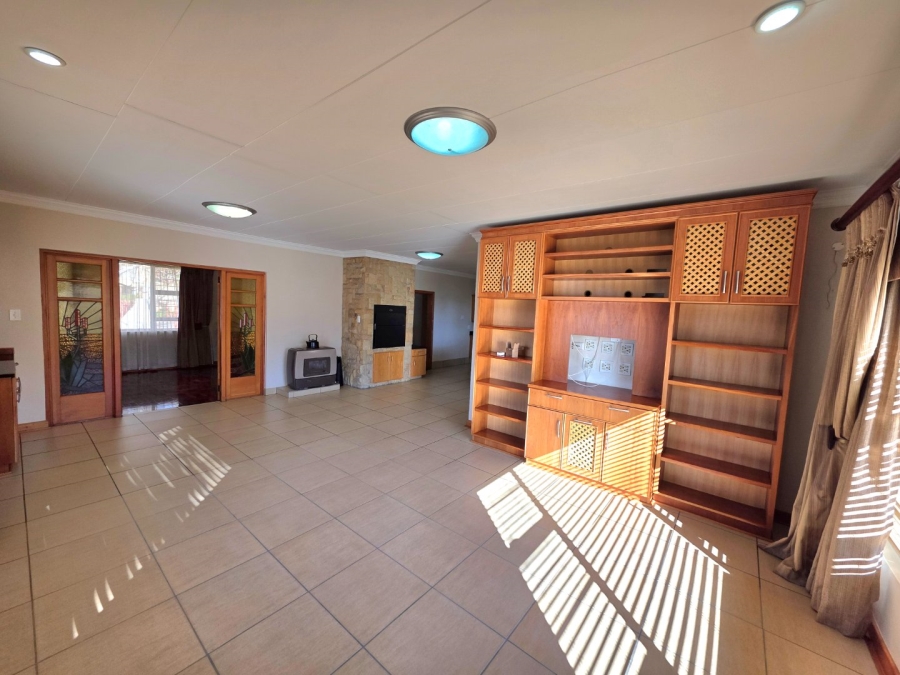5 Bedroom Property for Sale in Eureka Free State